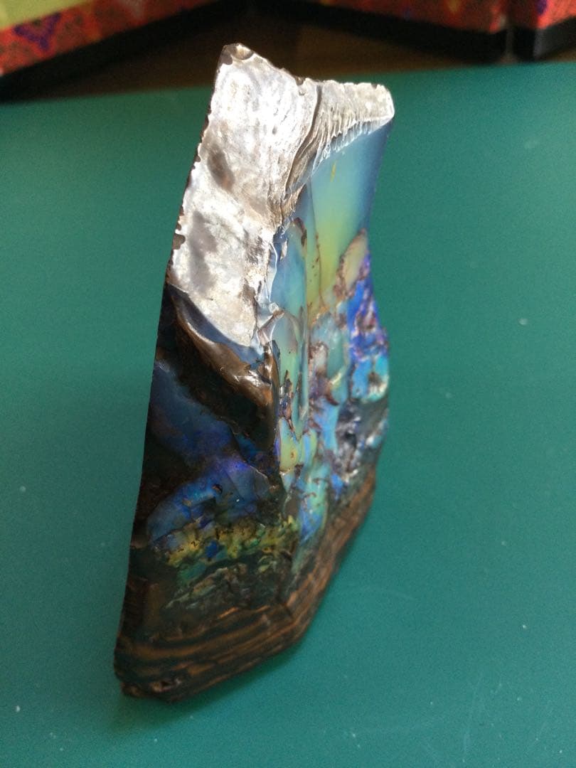 ボルダーオパール原石　　お買い得品　ボルダーオパール原石　　観賞石