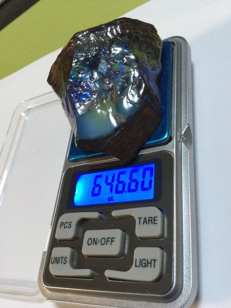 ボルダーオパール原石　　お買い得品　ボルダーオパール原石　　観賞石