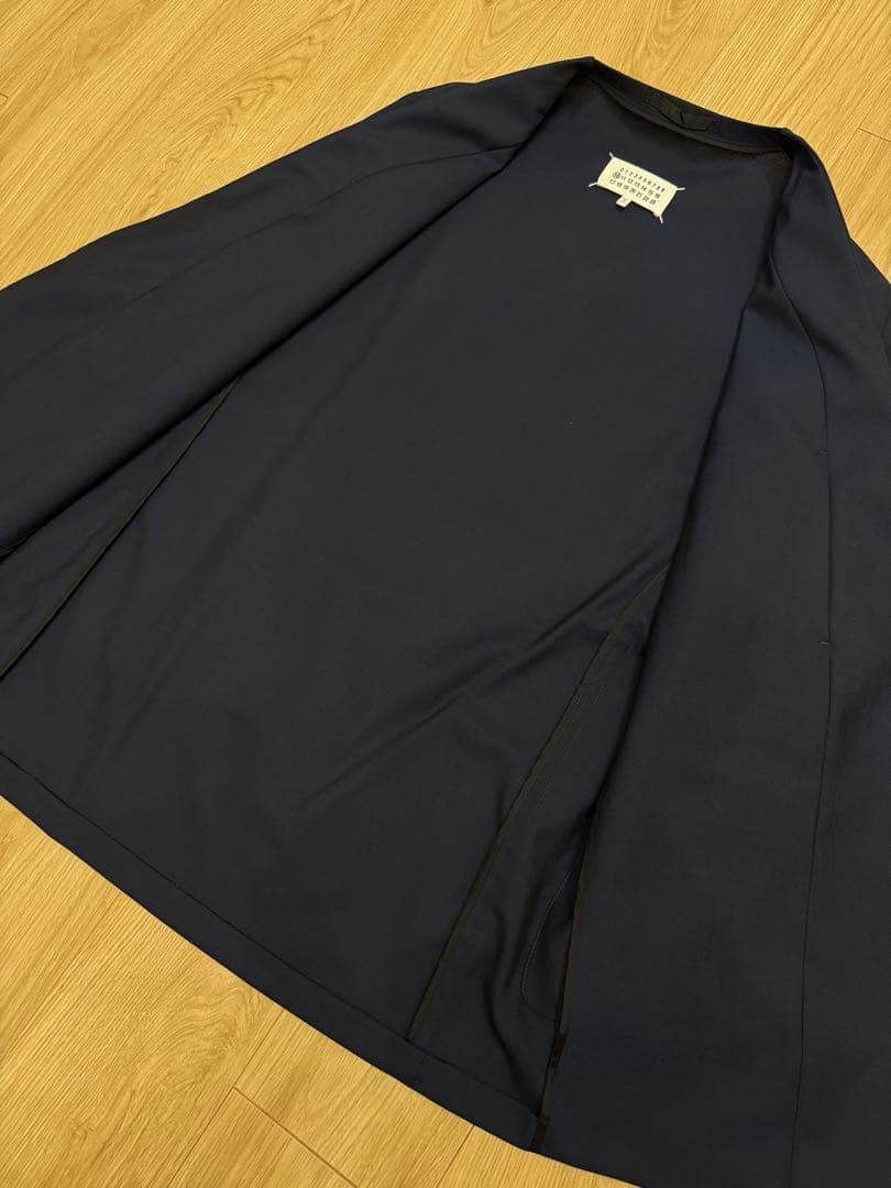 美品 メゾンマルジェラ ノーカラージャケット 紺 50 カラーレス ミニマル