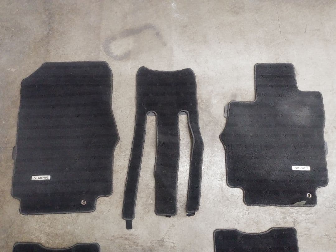 日産 セレナ(C25　平成20年3月初度登録　8人乗り)　フロアマット　１台分