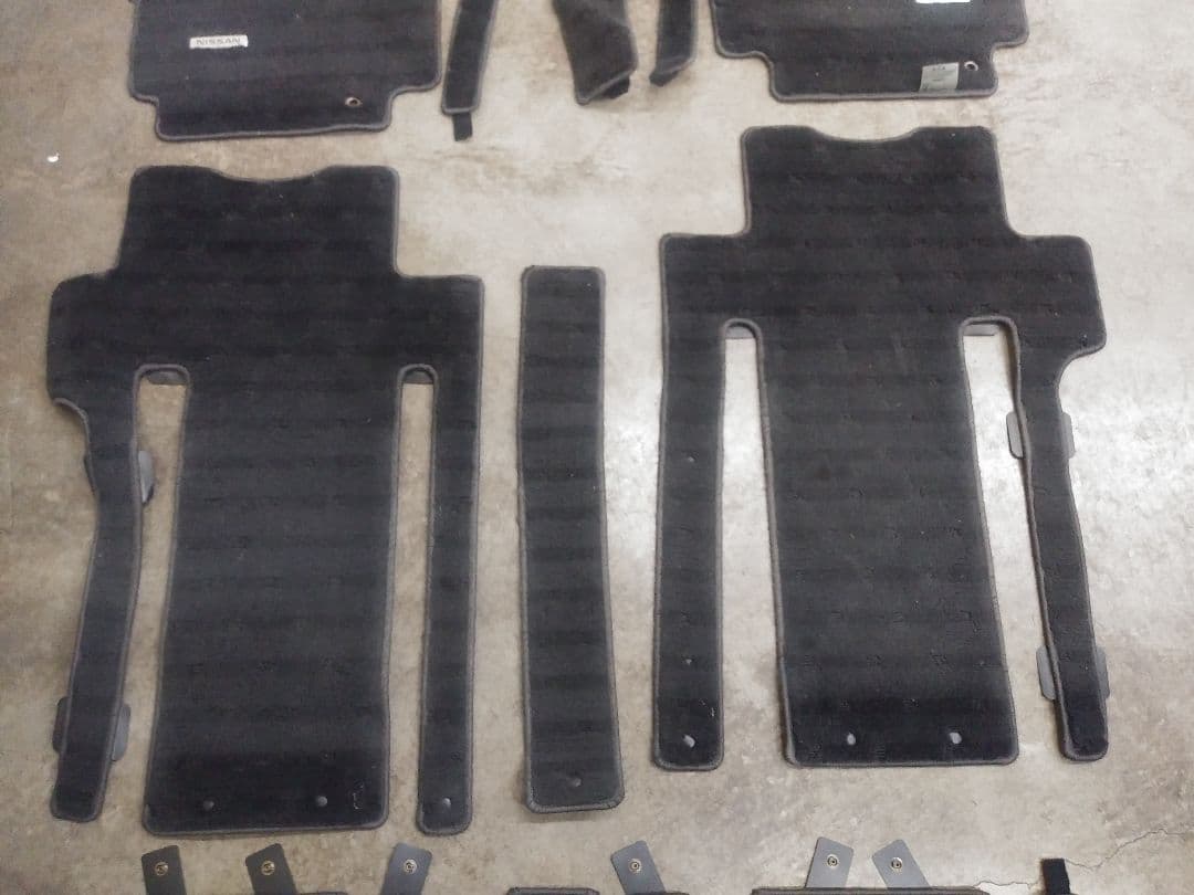 日産 セレナ(C25　平成20年3月初度登録　8人乗り)　フロアマット　１台分