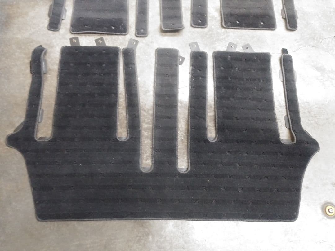 日産 セレナ(C25　平成20年3月初度登録　8人乗り)　フロアマット　１台分