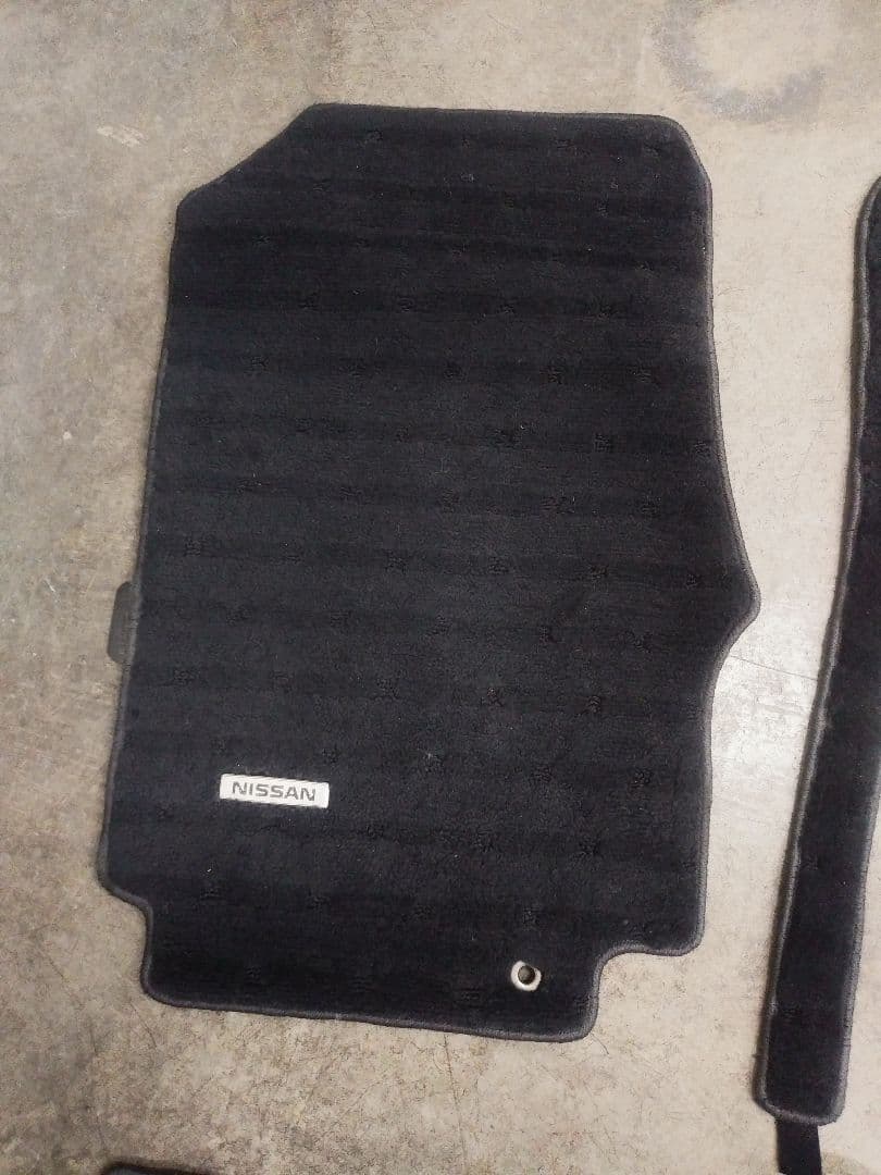 日産 セレナ(C25　平成20年3月初度登録　8人乗り)　フロアマット　１台分
