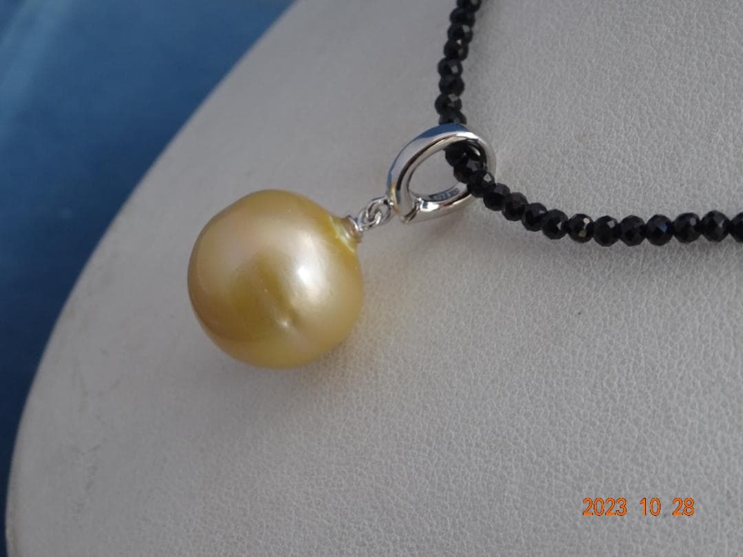 白蝶真珠（約15.2×15.1㎜）SV925ペンダント　スピネルネックレス