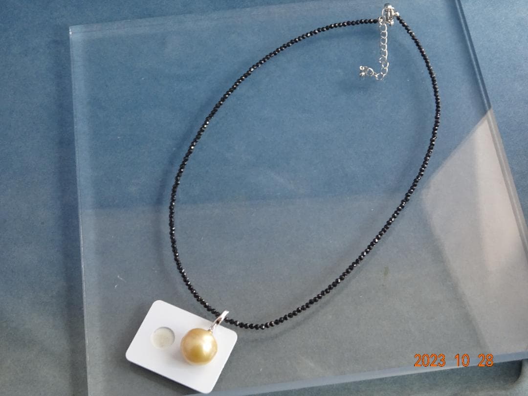 白蝶真珠（約15.2×15.1㎜）SV925ペンダント　スピネルネックレス