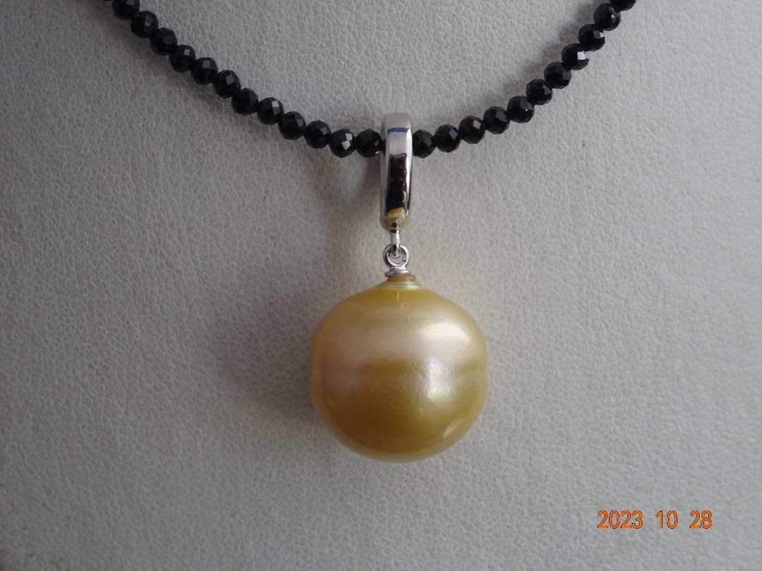 白蝶真珠（約15.2×15.1㎜）SV925ペンダント　スピネルネックレス