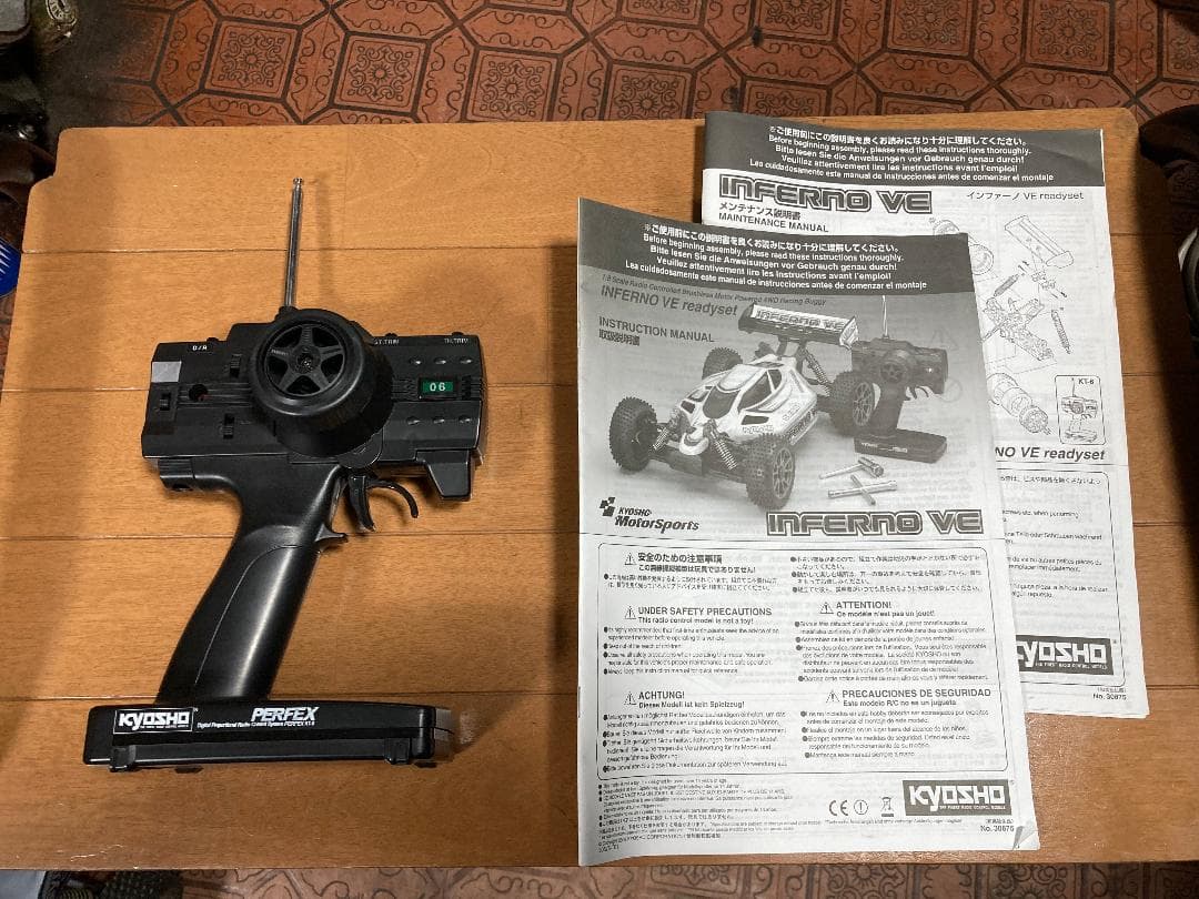 ●京商 1/8バギー インファーノVE レディーセット 送受信機付き！