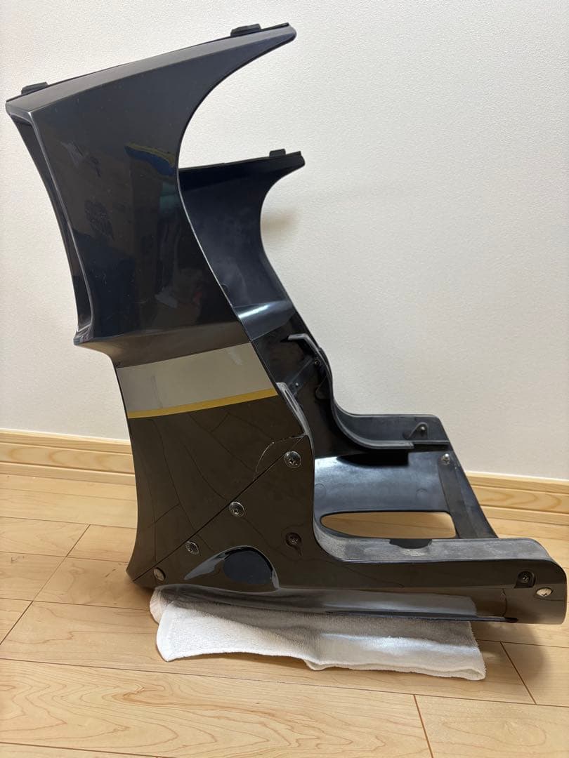 【期間限定セール】（美品）gpz900r カウルセット（センター、アンダー）