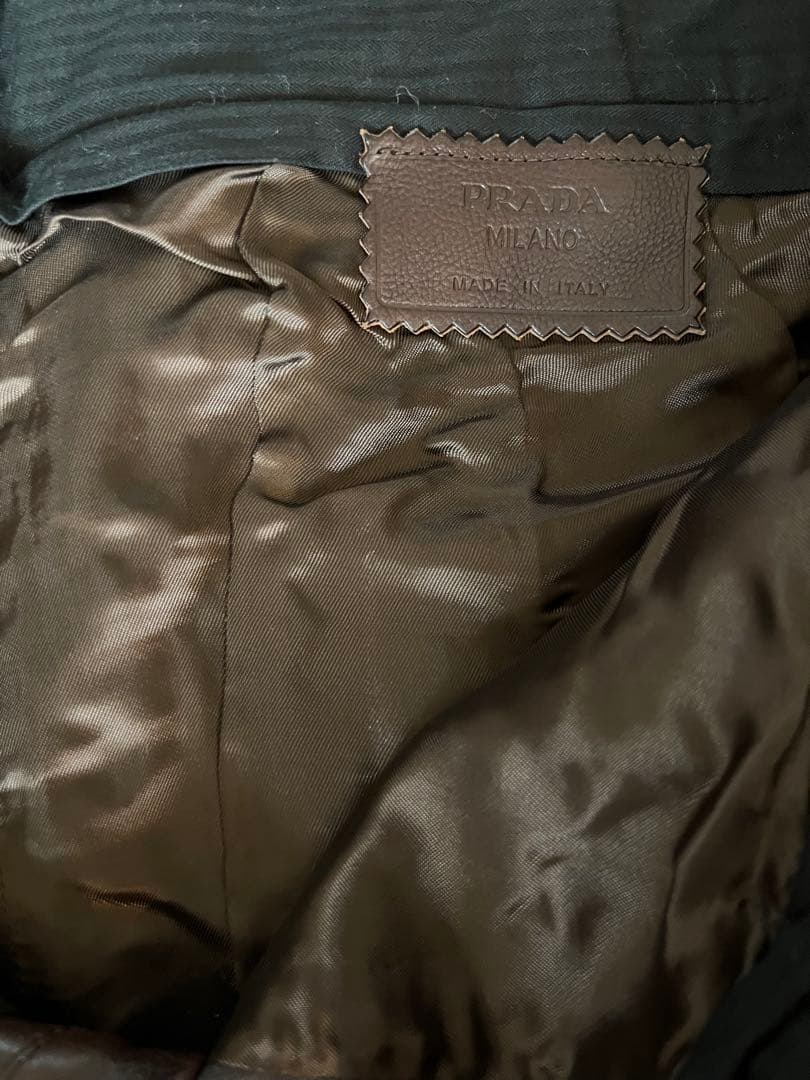 PRADA レザーパンツ