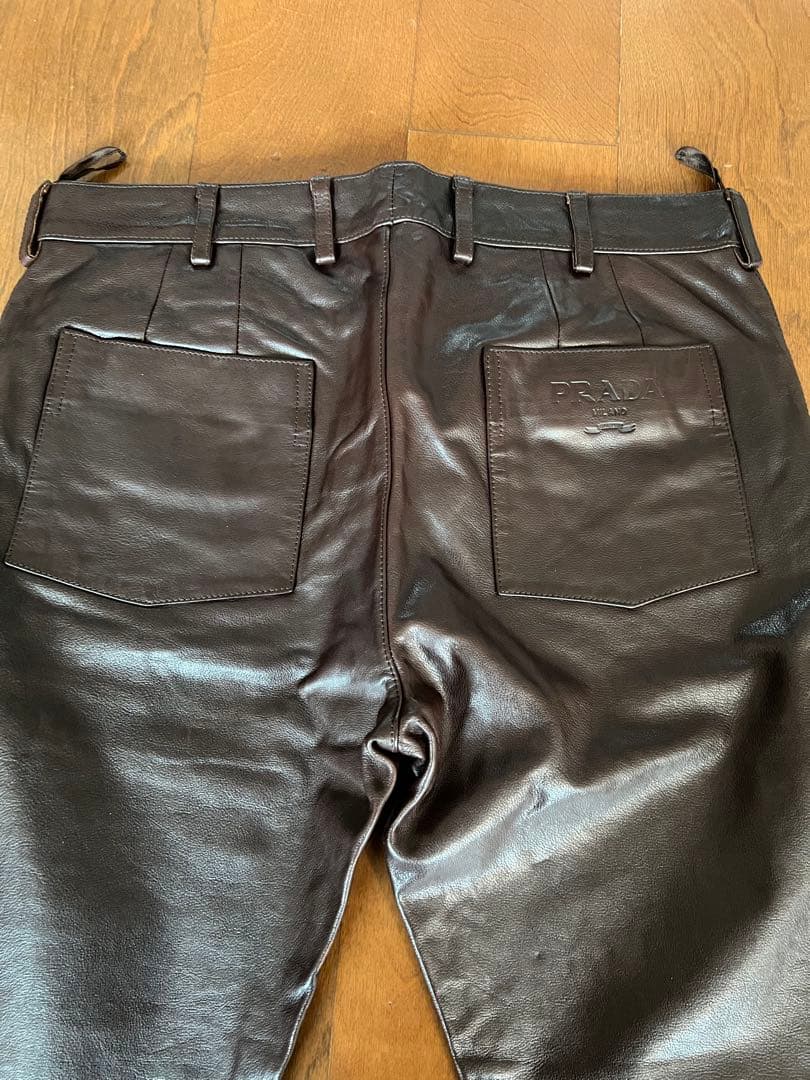 PRADA レザーパンツ