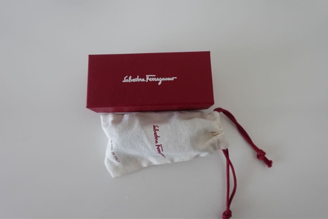 Salvatore Ferragamoヘアクリップ ネイビー