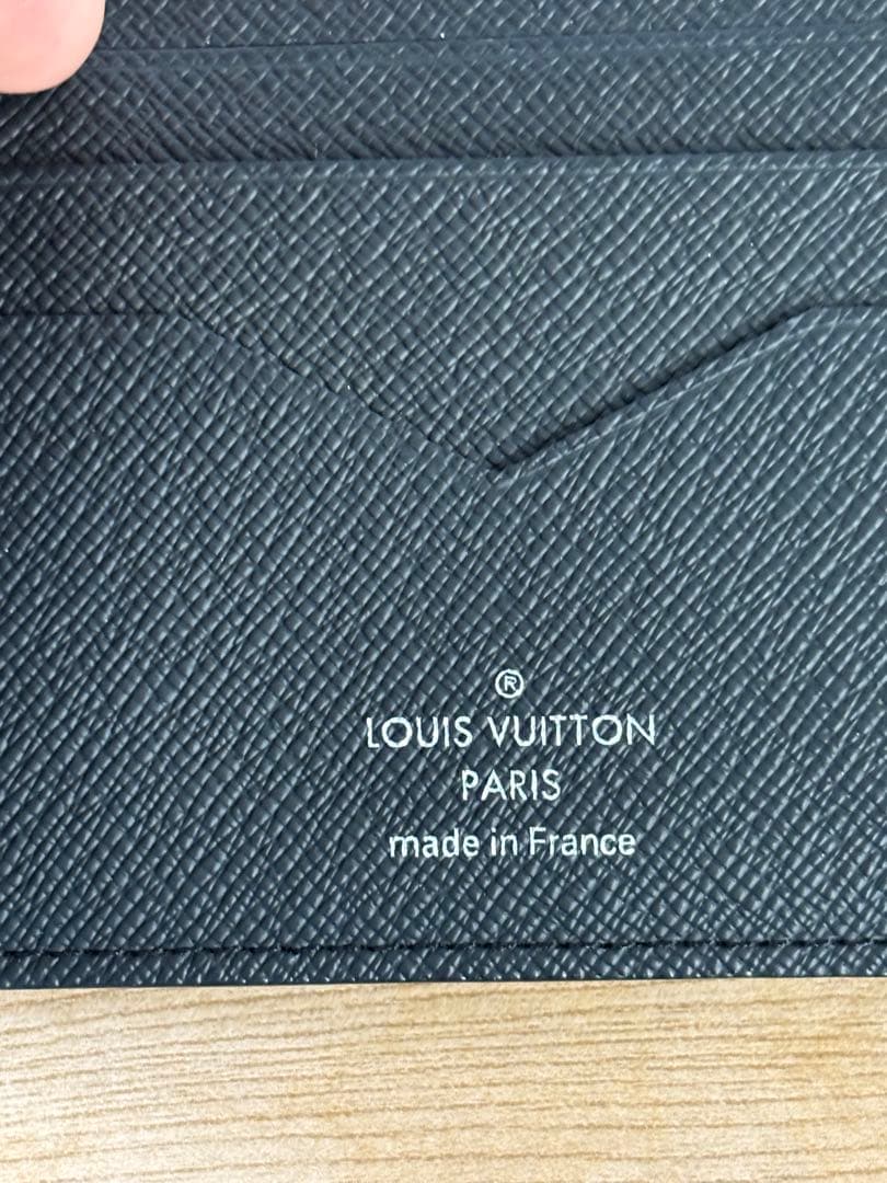 ルイヴィトン　タイガ　ポルトフォイユ　パンス　マネークリップ付き　コンパクト財布