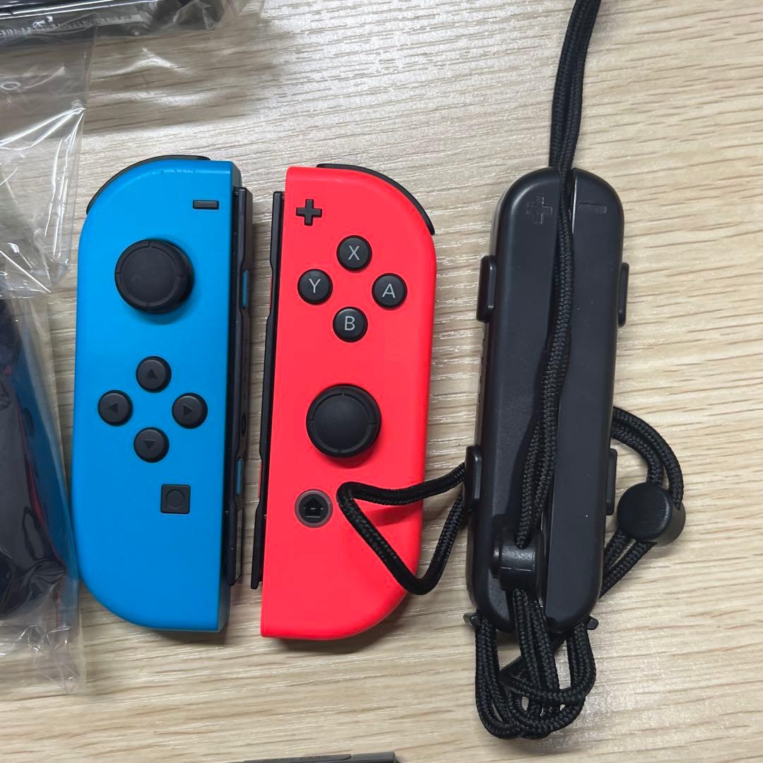 極美品 Nintendo Switch 本体 青/赤 動作確認済 HAC-001