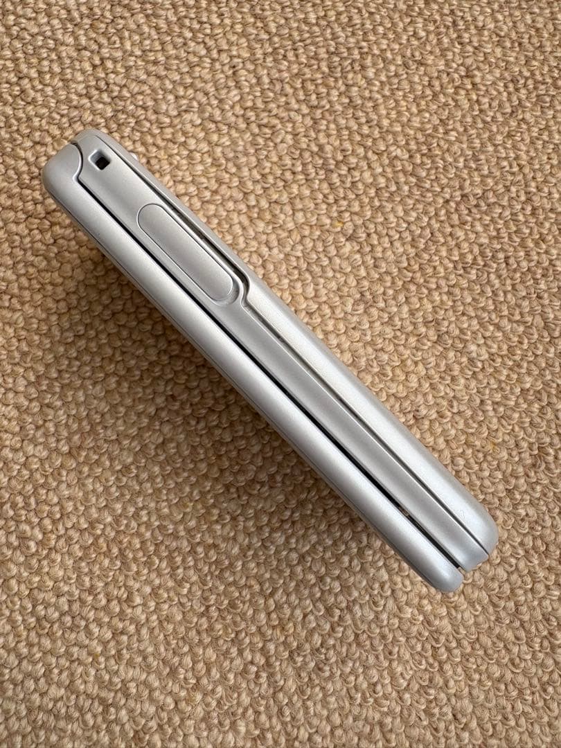 docomo 富士通 らくらくホンF-01M ホワイト