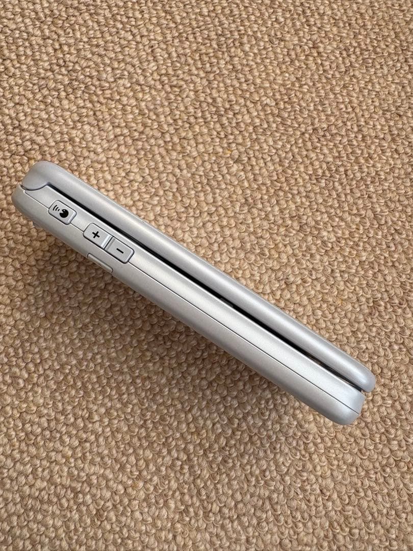 docomo 富士通 らくらくホンF-01M ホワイト