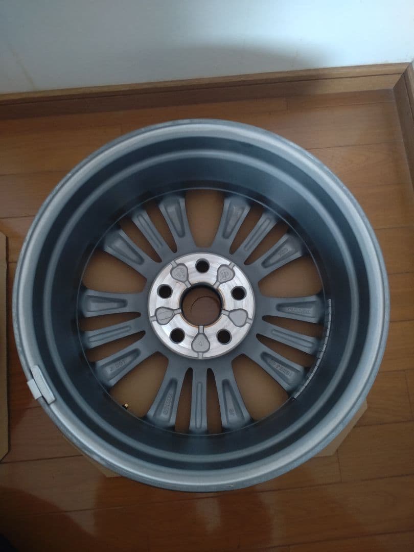 ヴォクシー　１６インチ純正アルミホイール２本セットＡ