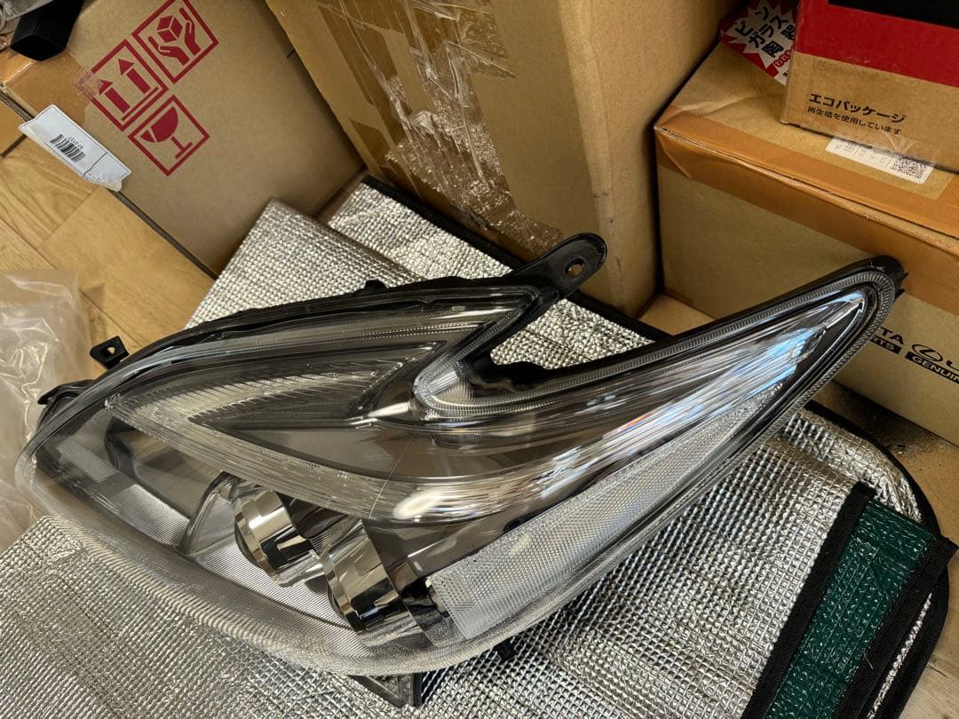 プリウス30 後期　LEDヘッドライト　左　美品　 KOITO 点灯確認済