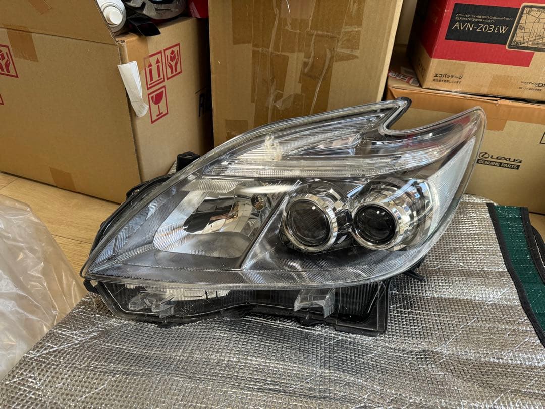 プリウス30 後期　LEDヘッドライト　左　美品　 KOITO 点灯確認済
