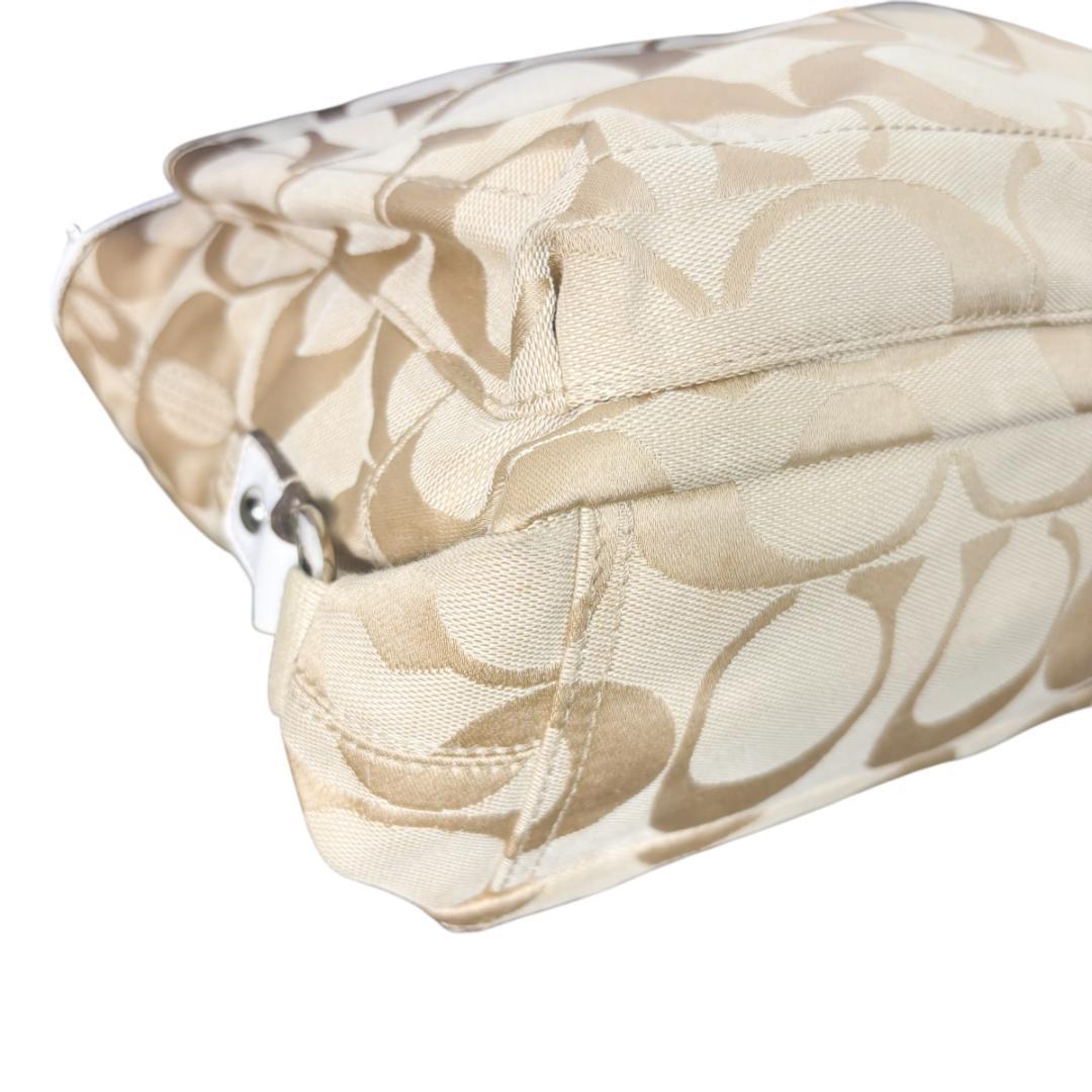 美品✨　コーチ　coach　メッセンジャーバッグ　ショルダーバッグ F16557