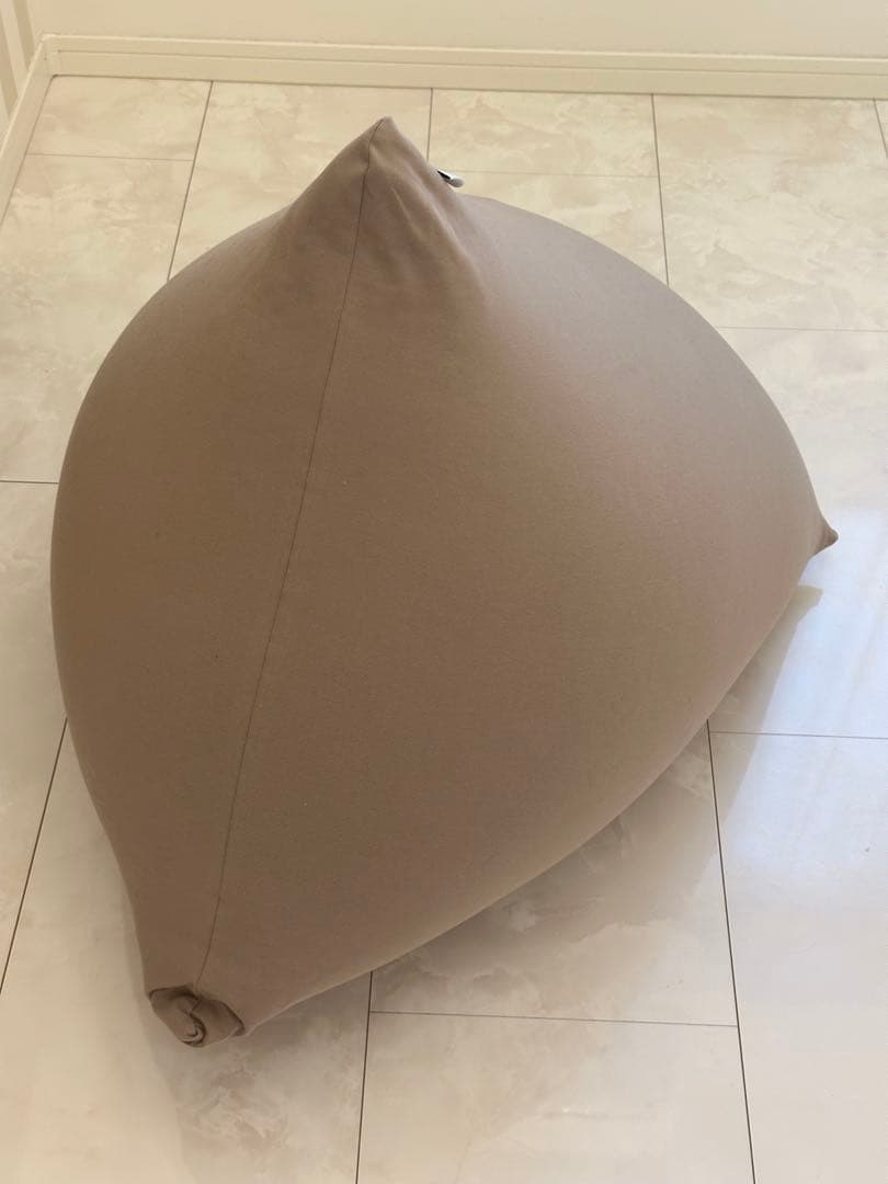 新品未使用品ヨギボーピラミッドライトグレー(グレージュ)