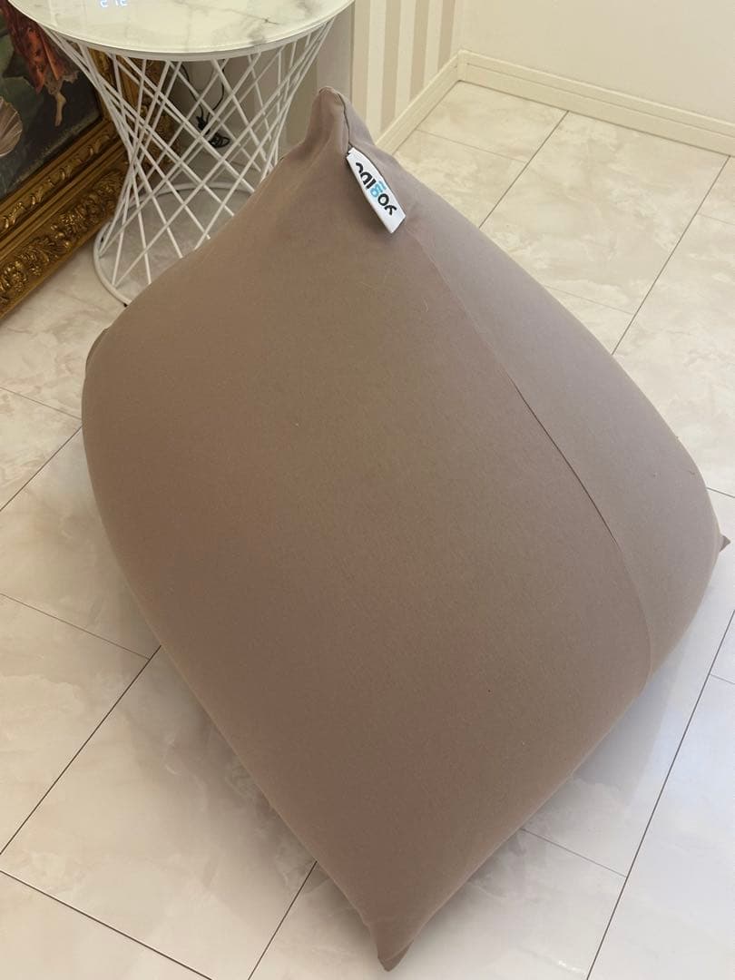 新品未使用品ヨギボーピラミッドライトグレー(グレージュ)