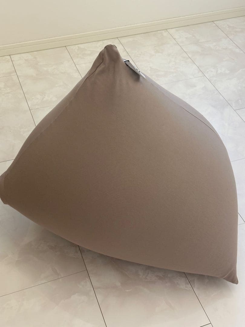 新品未使用品ヨギボーピラミッドライトグレー(グレージュ)