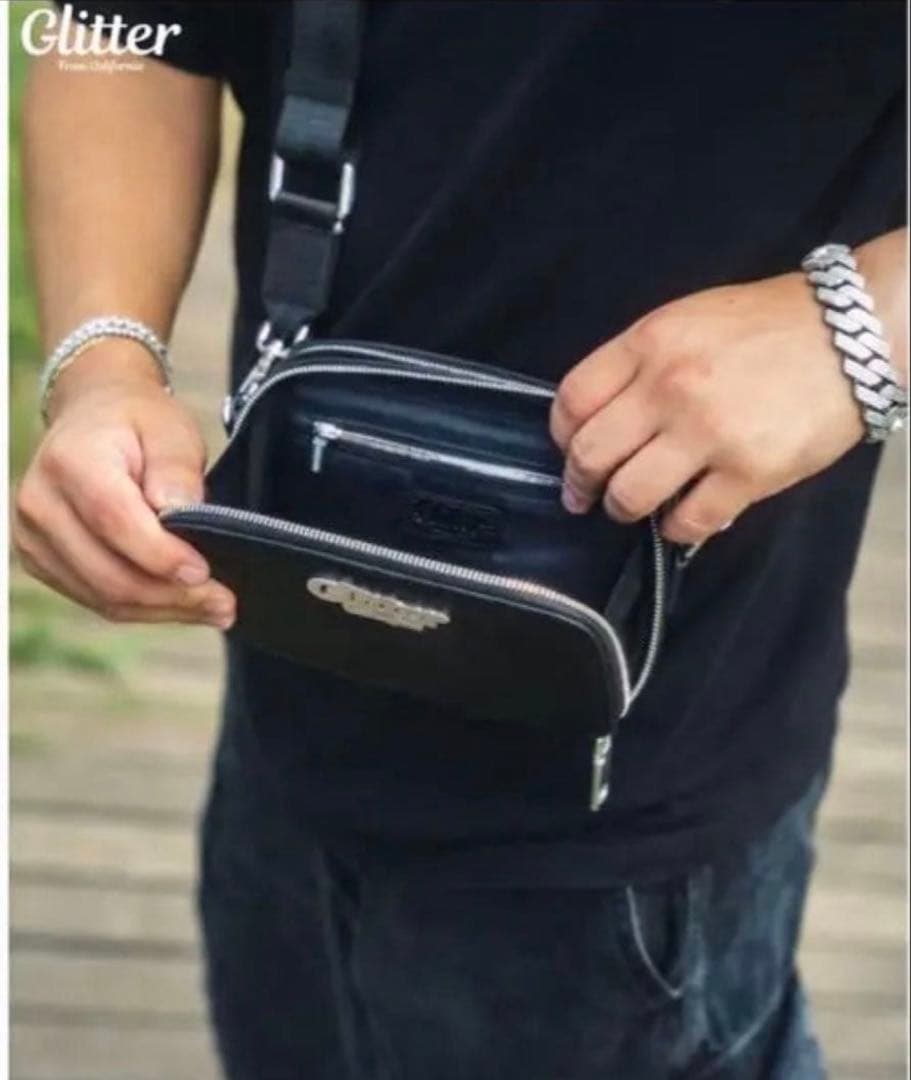 Glitter ブラック ショルダーバッグ