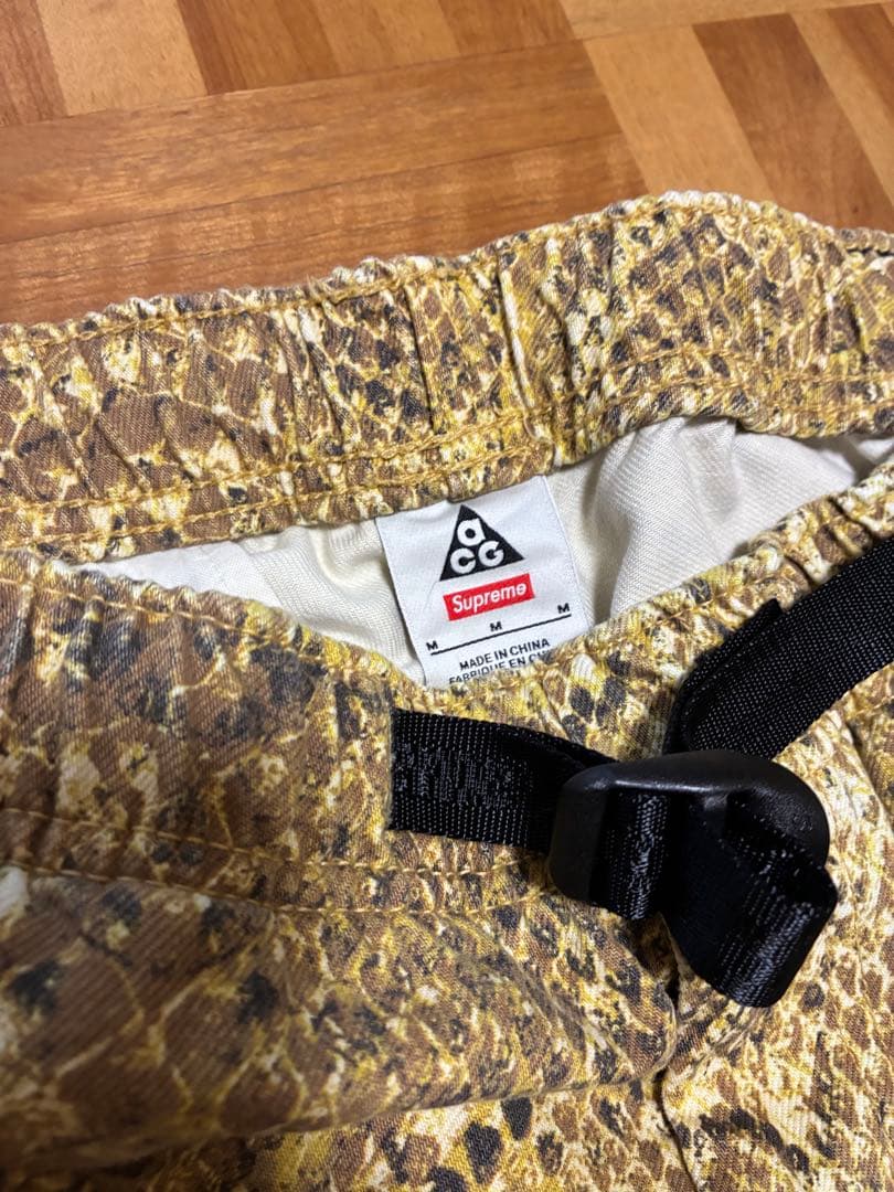 Supreme 別注 ナイキ ACG コラボ パイソン スネーク ワークパンツ