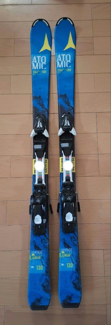 ATOMIC　ジュニア　スキー板　130センチ　ストック付