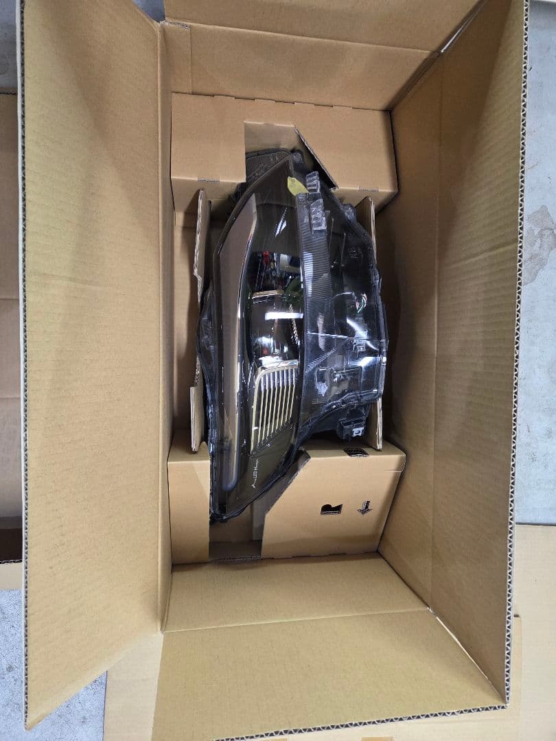 日産 ルークス 右側　 LEDヘッドライト 26010-7NG0A