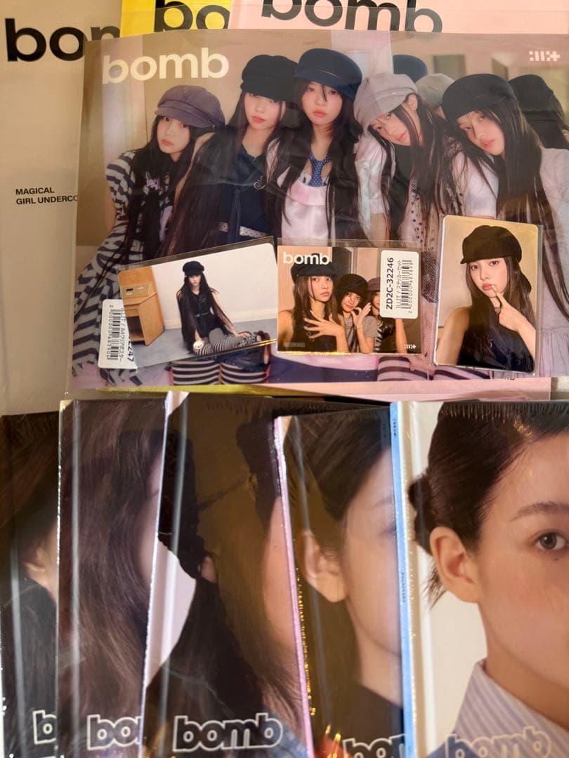 ILLIT bomb 【ユニバ 限定特典】