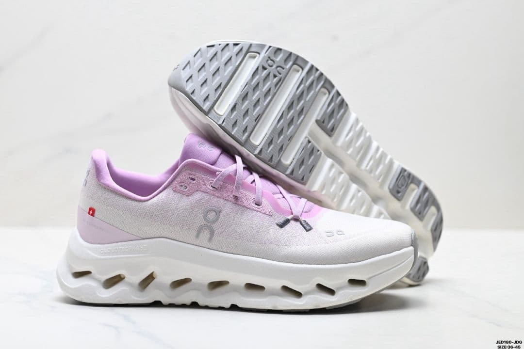 on ランニングシューズ ホワイト/ピンク