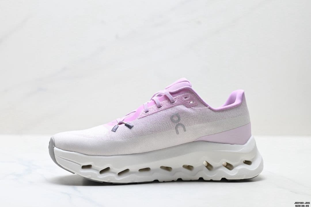 on ランニングシューズ ホワイト/ピンク