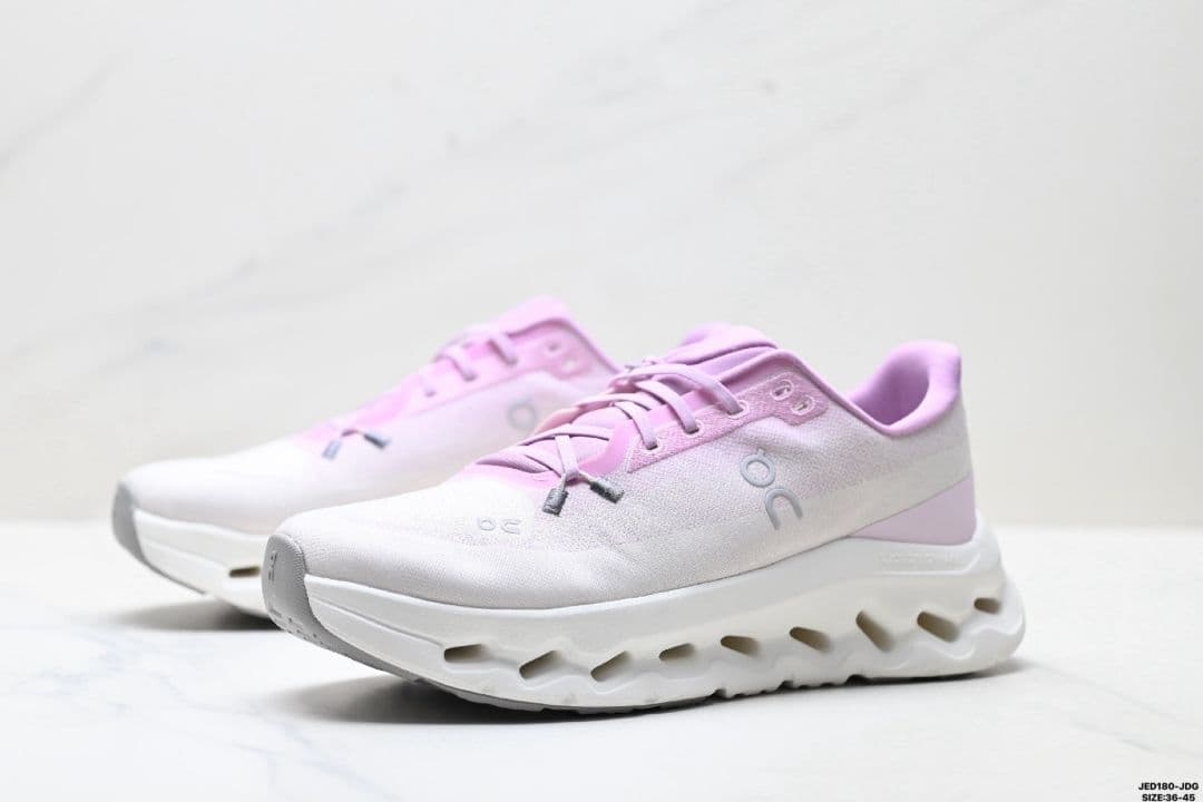 on ランニングシューズ ホワイト/ピンク