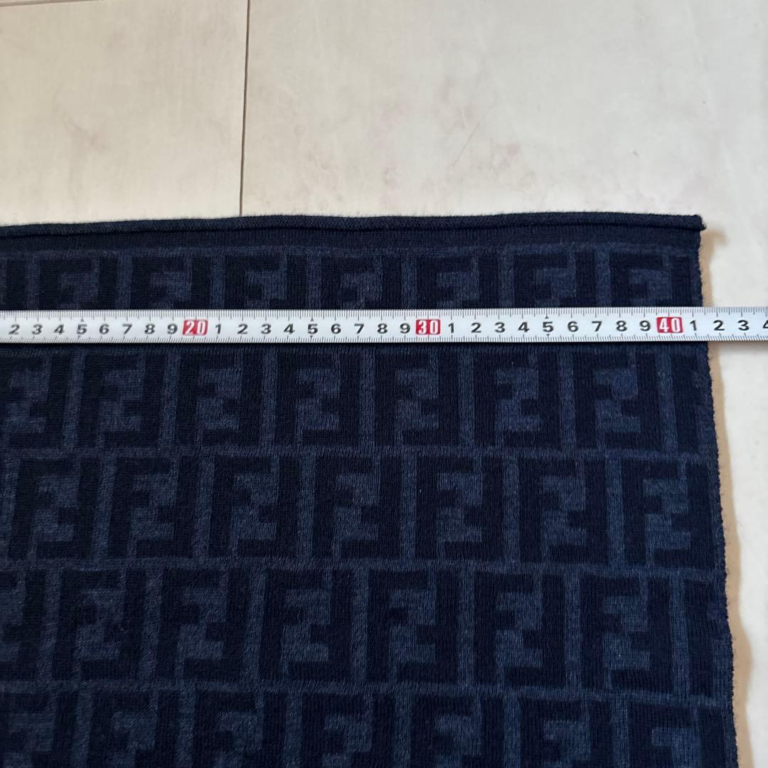新品【FENDI】FFロゴ ズッカ柄 マフラー 、ダークブルーネイビー