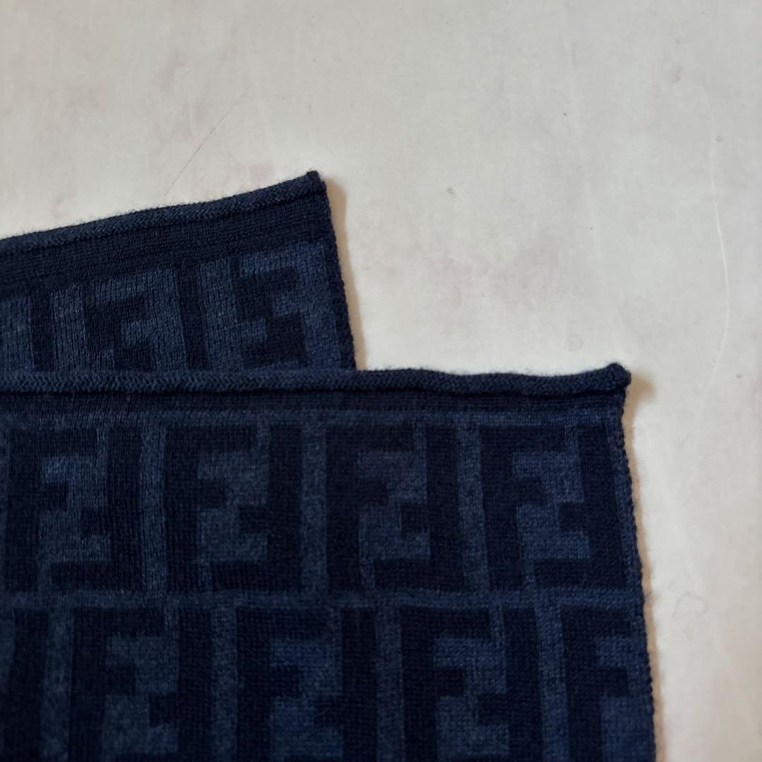新品【FENDI】FFロゴ ズッカ柄 マフラー 、ダークブルーネイビー
