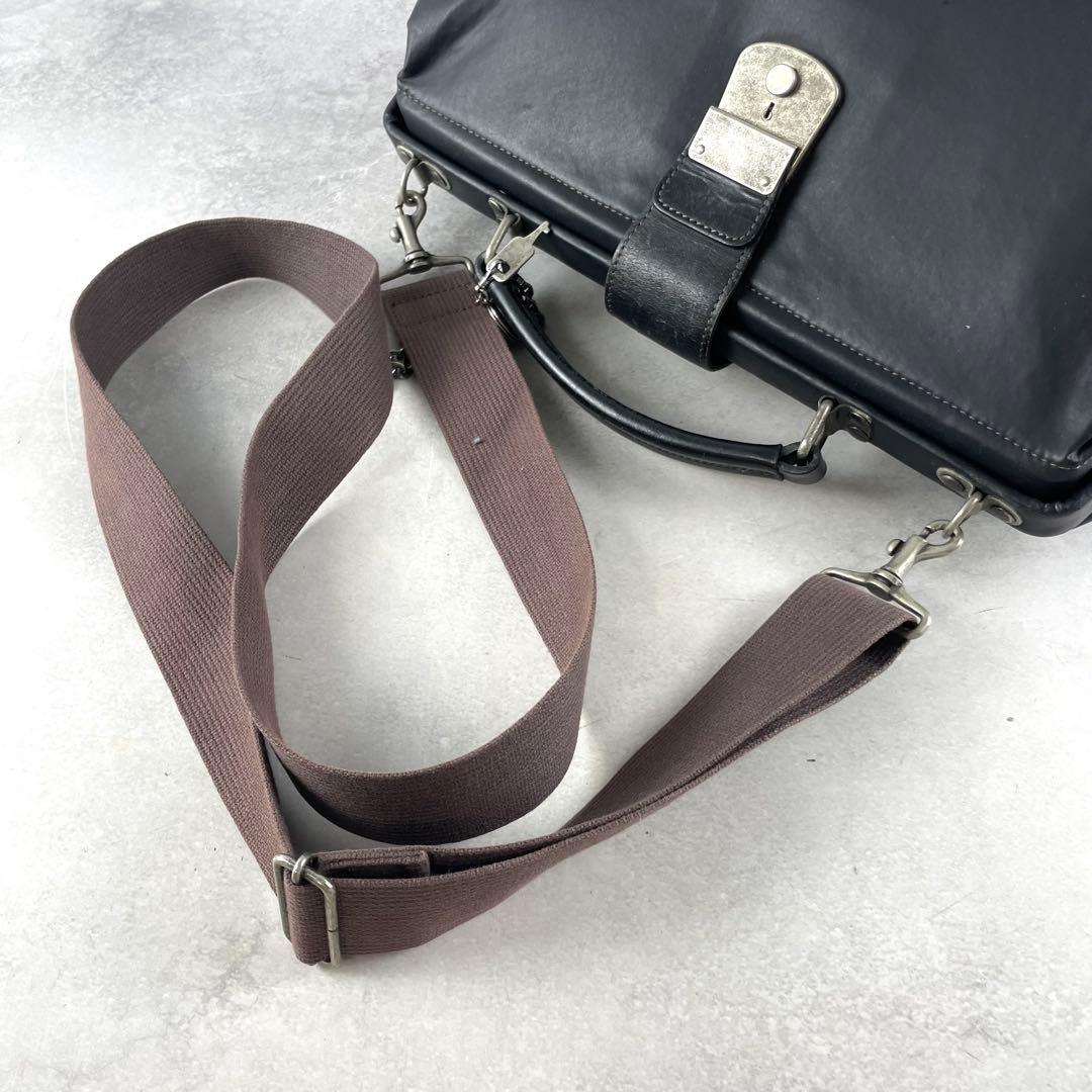 入手困難✨ ジャンポールゴルチエ ドクターズバッグ 鍵付き ブラック がま口