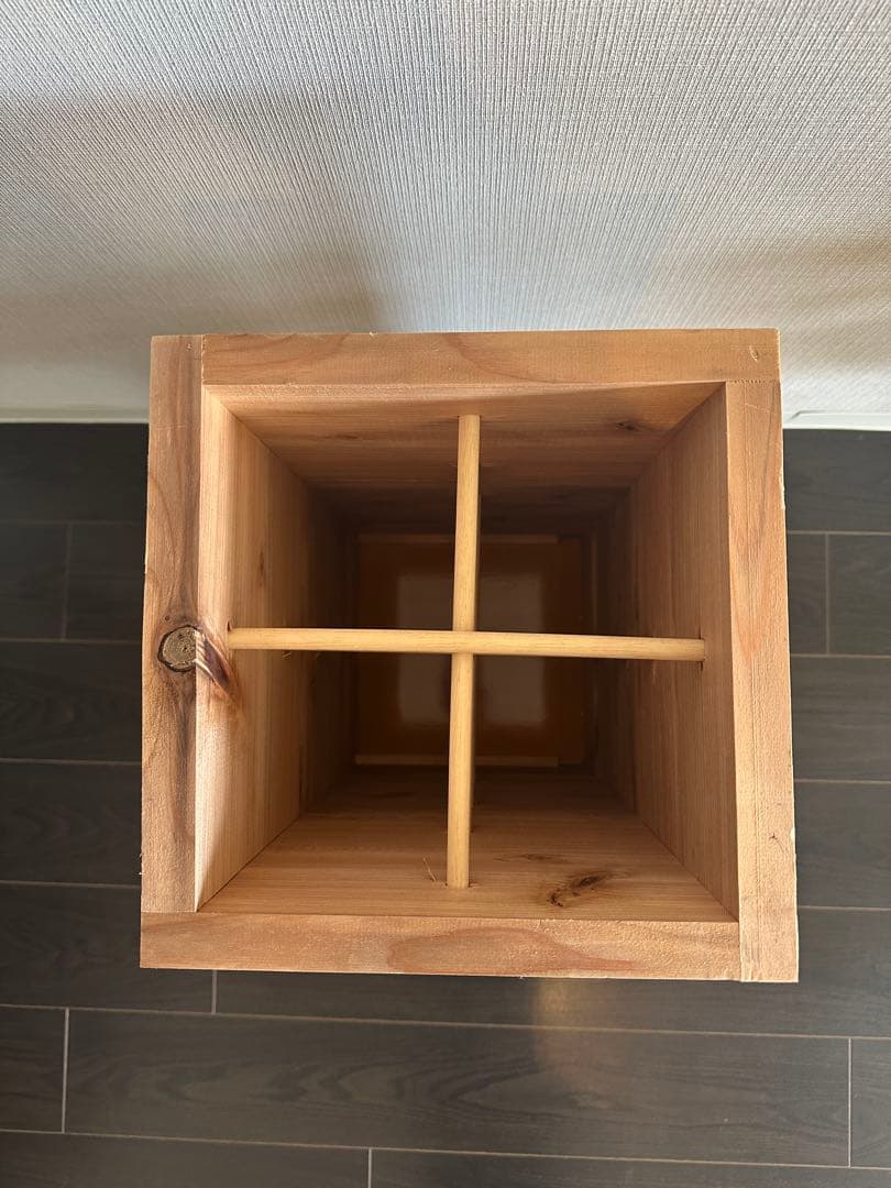 日本蜜蜂　高床式巣箱