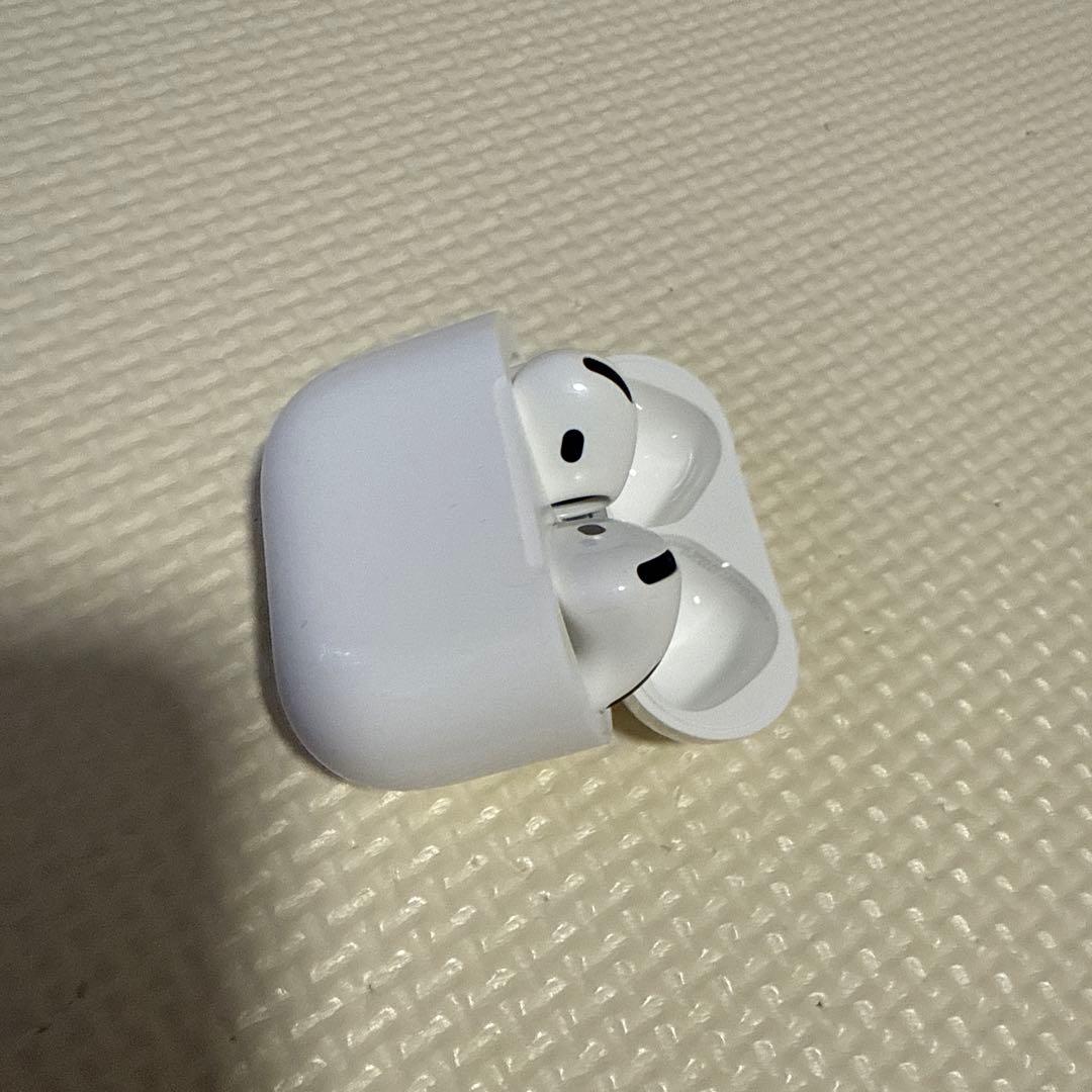 AirPods 4 本体 ホワイト