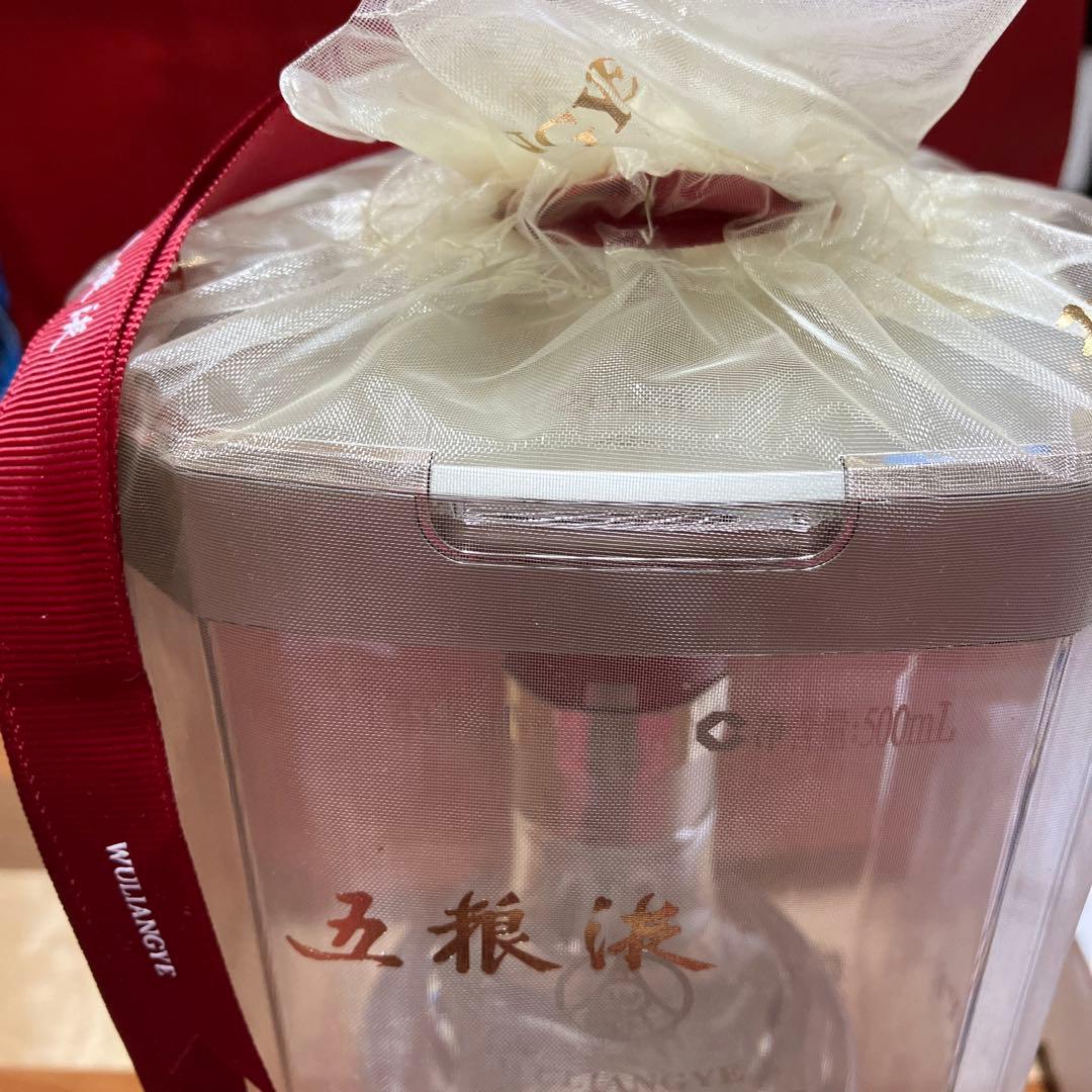 五粮液　白酒　500ml グラス6個付き