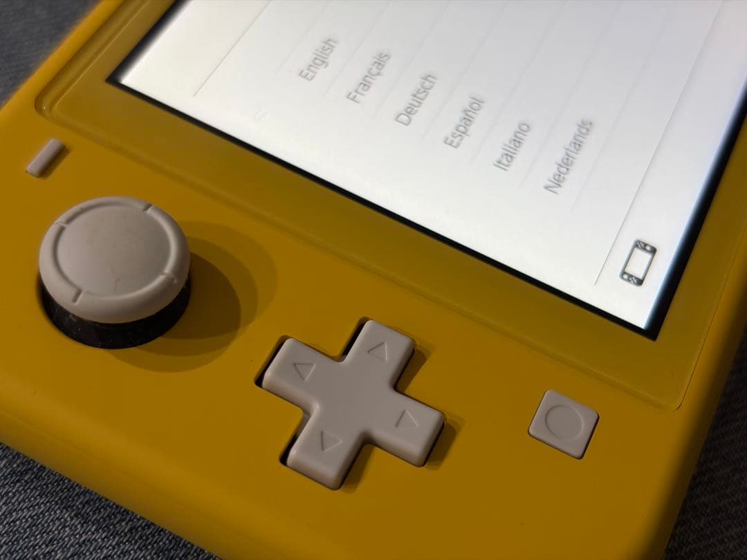 Nintendo Switch Lite イエロー　年末年始のお供に！
