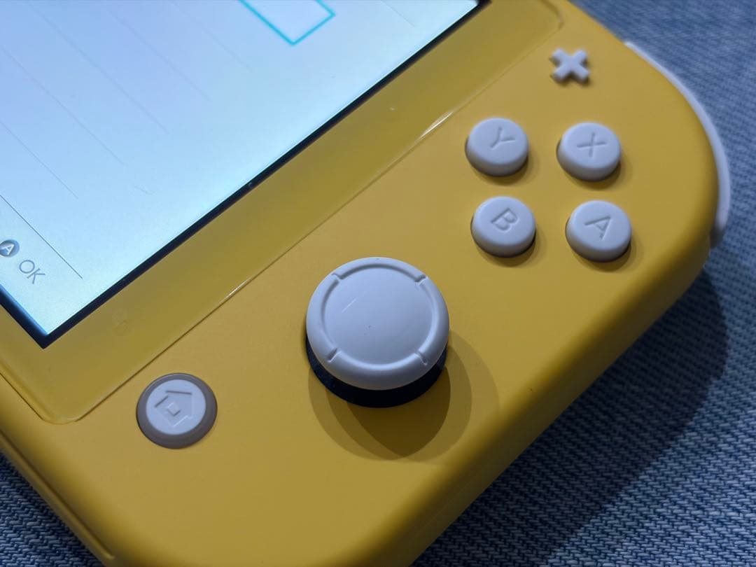 Nintendo Switch Lite イエロー　年末年始のお供に！