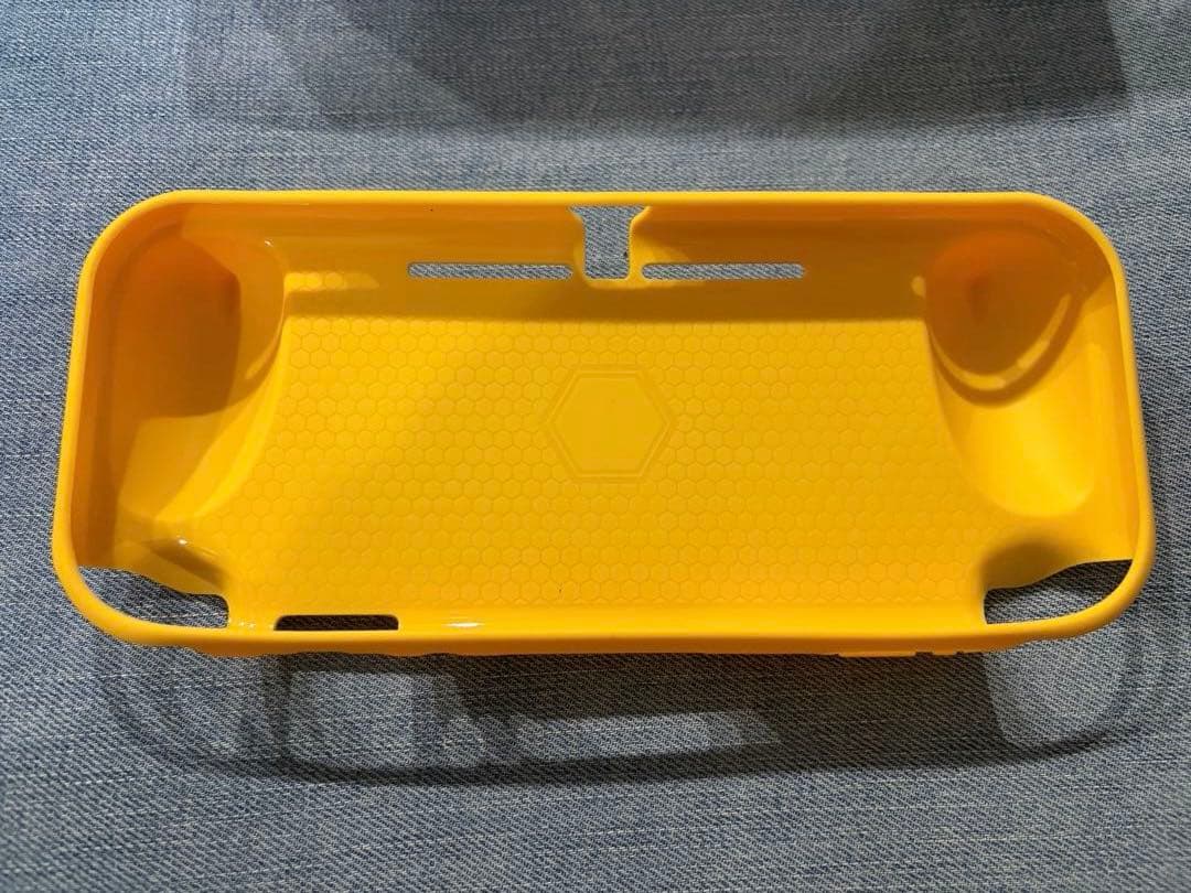 Nintendo Switch Lite イエロー　年末年始のお供に！