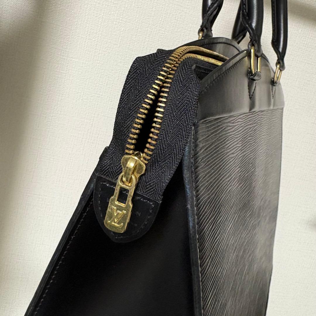 ルイヴィトン LOUIS VUITTON エピ リヴィエラ 黒 ハンドバッグビジ
