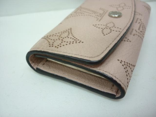 ヴィトン マヒナ ミュルティクレ 4 マグノリア Ｍ64056 キーケース　a