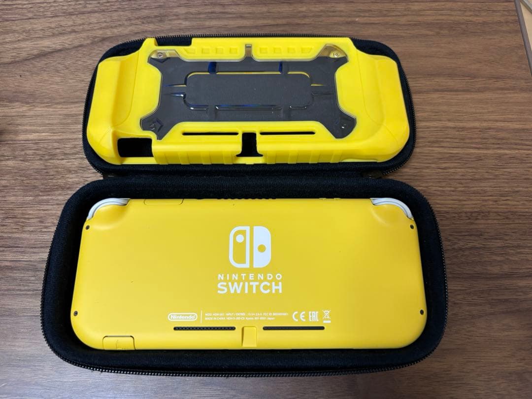 Nintendo Switch Lite イエロー 本体+専用カバー、ケース付き