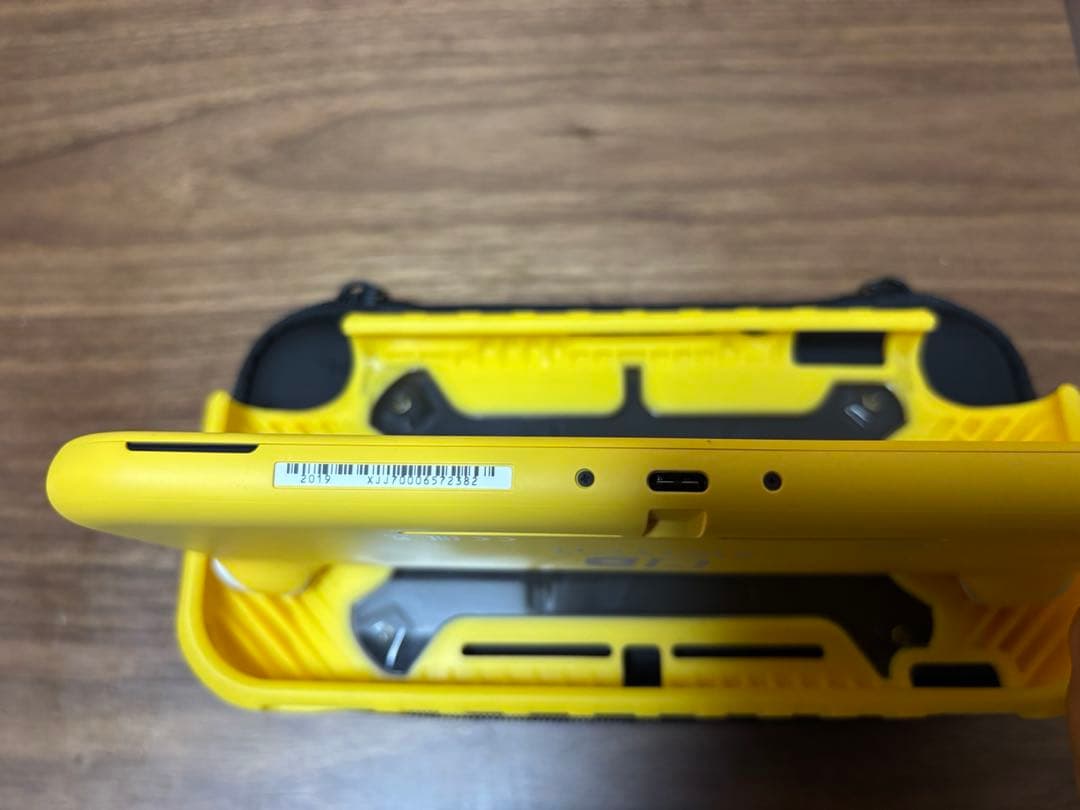 Nintendo Switch Lite イエロー 本体+専用カバー、ケース付き