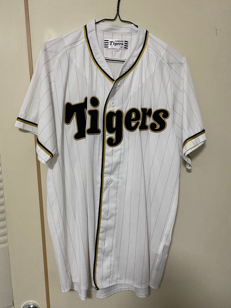 タイガース　 2023伝統の一戦ユニフォーム 佐藤輝明　8 サイズL