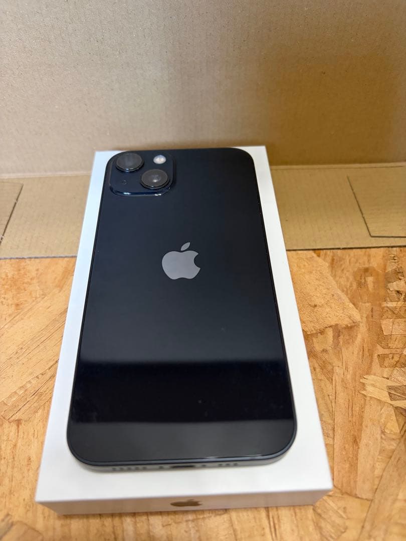 iPhone13 ミッドナイト　simフリー　※レンズ周り傷あり