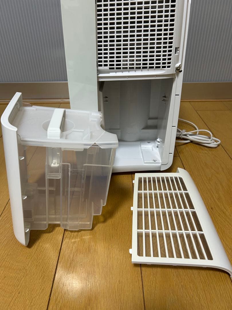 SHARP 除湿機 プラズマクラスター　CM-N100-W 2021年製